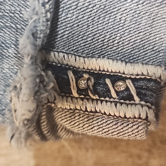 Miss Me brand Capri jeans - Picture 4 of 13